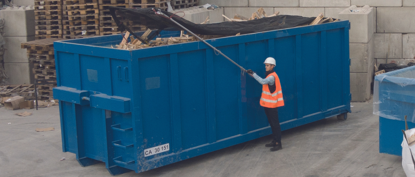 Bâches étanches de protection pour transport : filets de bennes et camions