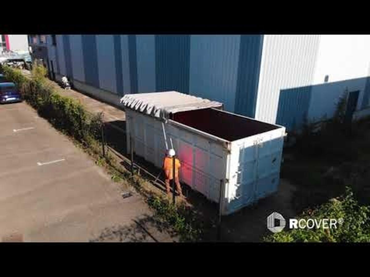 Sliding tarpaulin system on RCOVER® rails